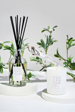 Load image into Gallery viewer, Dream Gift Set - Luxury Essential Oil Scented Candle and Reed Diffuser (Black Reeds)